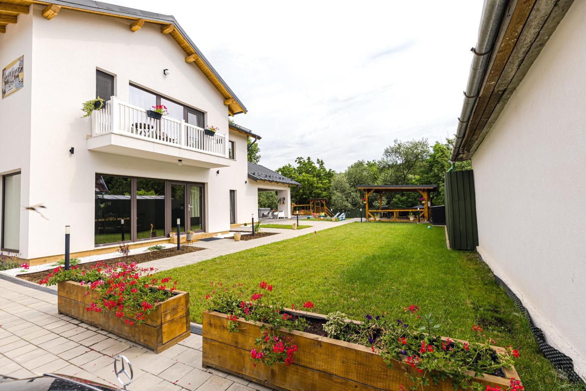 Ioanaguesthouse Turda Exterior foto
