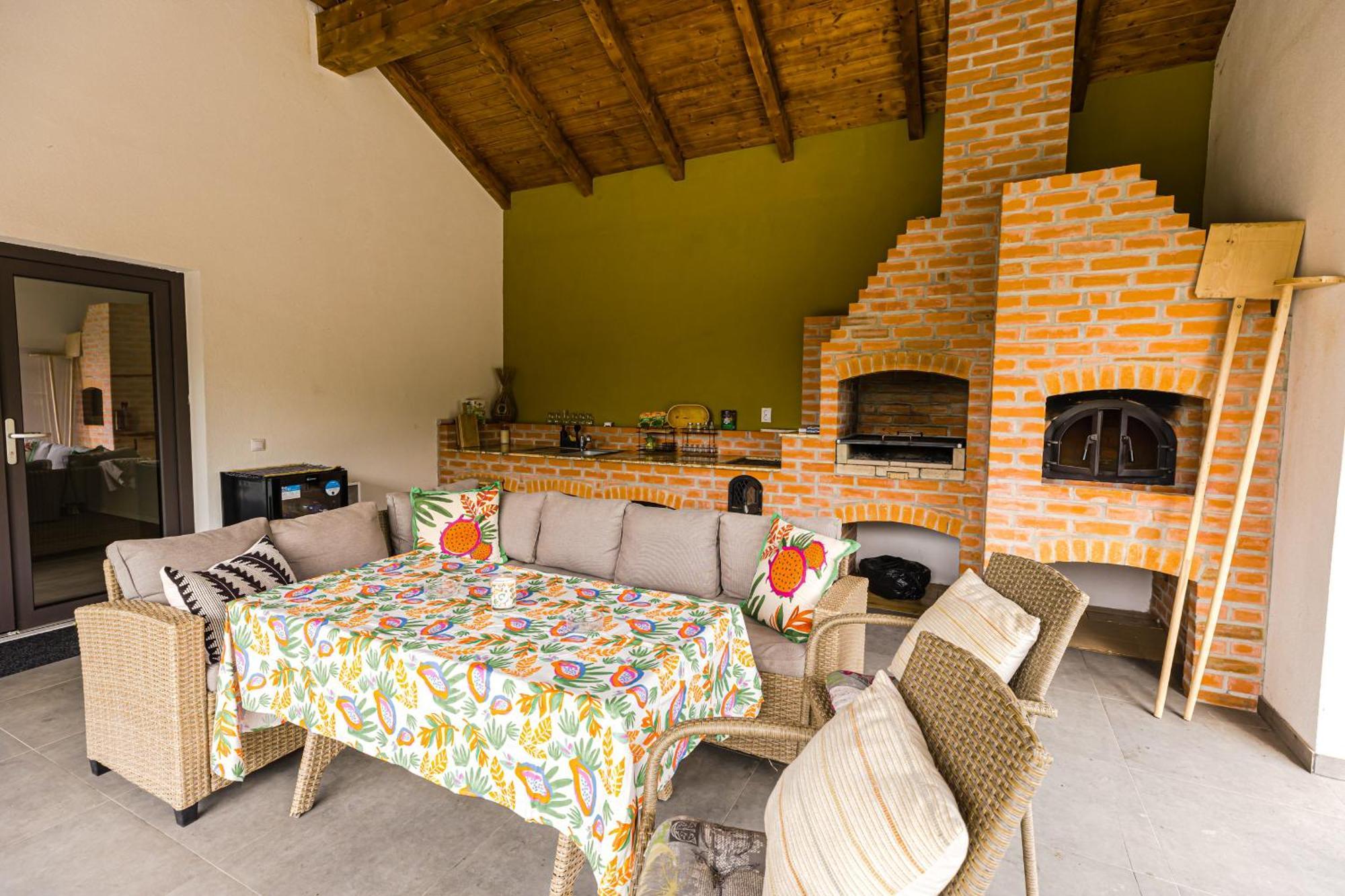 Ioanaguesthouse Turda Exterior foto